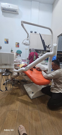 The Conelly's Dental Republic Karya