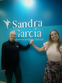 DRA. SANDRA GARCÍA - REJUVENECIMIENTO DENTAL ®️ - Rehabilitación Biomimética - Diseño de Sonrisa - Implantología