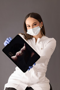 Doctora Sara Zapata - Estética Dental - Porcelain Veneers - Diseños De Sonrisa - Odontología