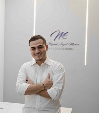 Dr. Miguel Ángel Muñoz - Salud y Estética Dental