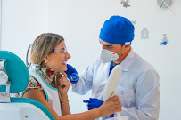 Dr. Miguel Angel Munoz - Salud y Estetica Dental in Cali