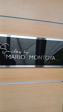 Smiles by Mario Montoya