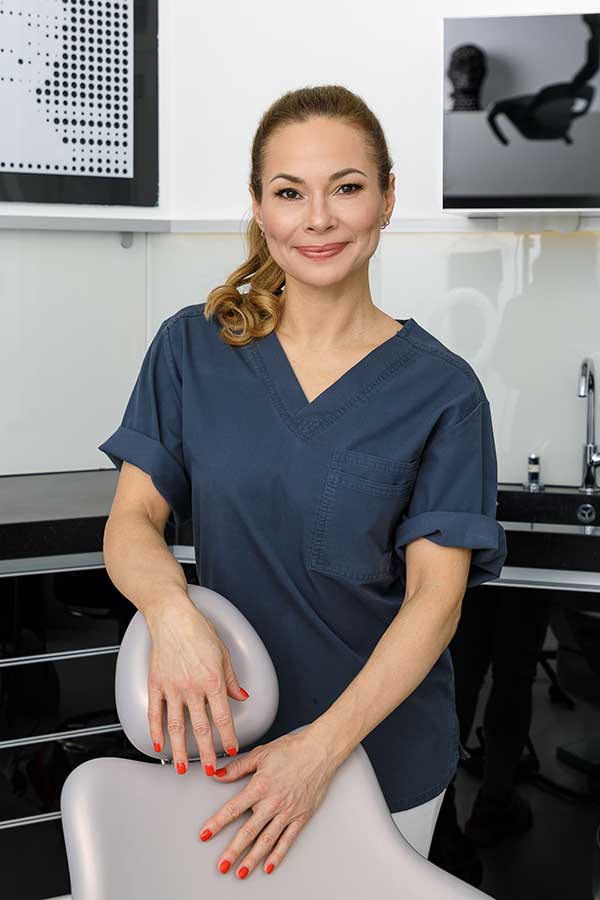 Dr. Timea Wicker