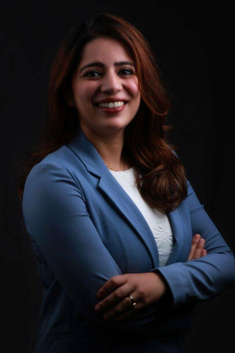 Endodontist Mona Yadav - Endodontics and restorative dentistry