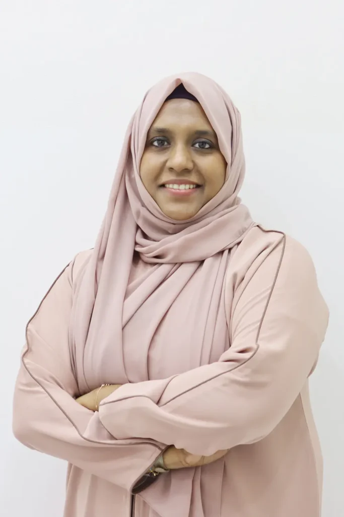Implantologist Thasnim Anwar - Dental implants, smile design, endodontics