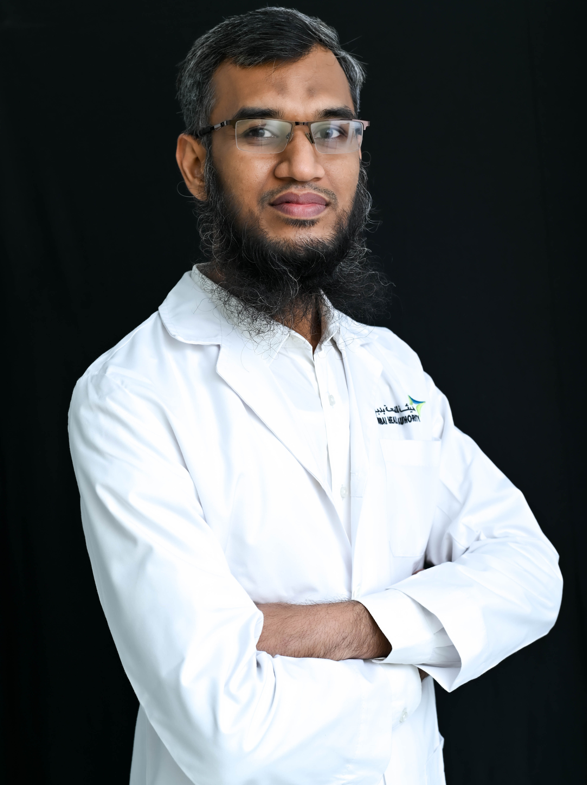 Periodontist and Implantologist Fazal Ilahi Jamesha - Periodontal flap, esthetic and plastic surgeries, cosmetic dentistry