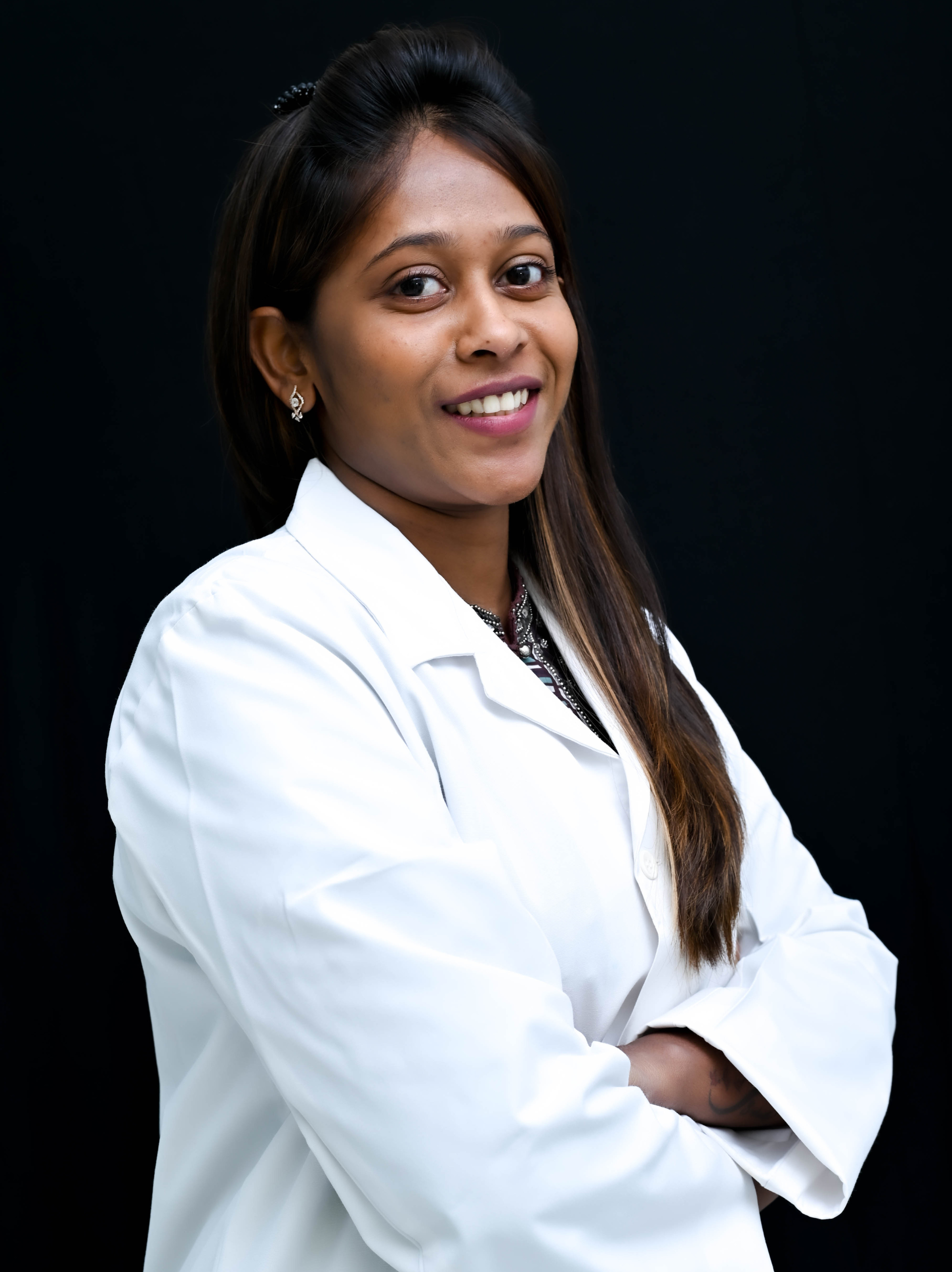 Prosthodontist and Cosmetic Dentist Sneha Gourshettiwar - Cosmetic and Restorative Dentistry