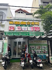 East Meets West Dental in Da Nang