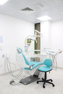 Al Khaja Medical Center LLC (Medical & Dental Clinic)