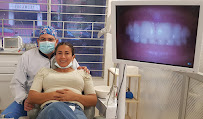 Dr Carlos Lapeira Dental Studio