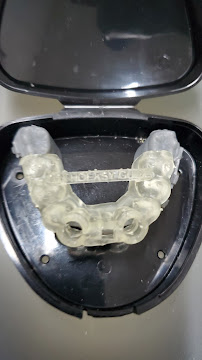 Dr Carlos Lapeira Dental Studio