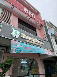 BeautyBrace Dental Clinic - Braces and Invisalign Specialist (新山牙医诊所)