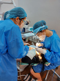 Icon Dental Kepong ( Invisalign Diamond Provider , Veneers, Implant)
