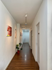 Icon Dental Kepong ( Invisalign Diamond Provider , Veneers, Implant)