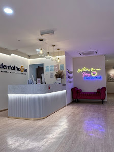 Klinik Pergigian Dental House (Veneer, Implants, Aligner, Braces, Crown, Teeth Whitening, Denture, MOS & Kids Friendly)