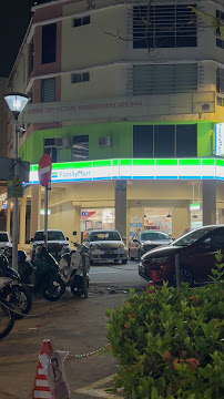 Klinik Pergigian Dental House (Veneer, Implants, Aligner, Braces, Crown, Teeth Whitening, Denture, MOS & Kids Friendly)