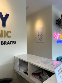 Klinik Pergigian Dental House (Veneer, Implants, Aligner, Braces, Crown, Teeth Whitening, Denture, MOS & Kids Friendly)