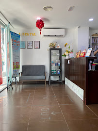 L DENTAL CLINIC