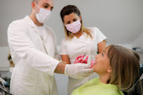 Smile Center Dental Clinic (Sukhumvit 39)
