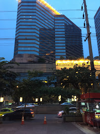 The Ivory Dental Clinic ( คลินิกทันตกรรม ดิไอวรี่ ) ศูนย์รากฟันเทียม วีเนียร์ จัดฟันใส ครอบฟัน ฟันปลอม