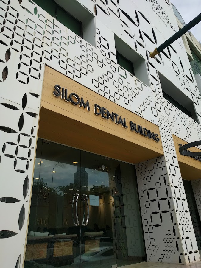 Silom Dental Building dental clinic in Bangkok