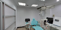 Silom Dental Building Clinic สีลม เด็นตัล บิลดิ้ง คลินิค