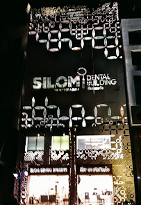 Silom Dental Building Clinic สีลม เด็นตัล บิลดิ้ง คลินิค