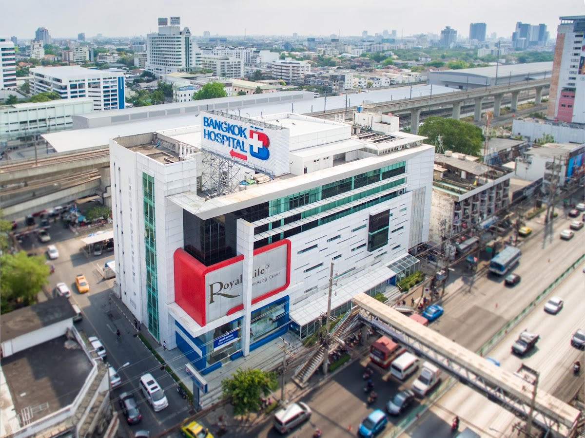 Bangkok Hospital Dental Center dental clinic in Bangkok