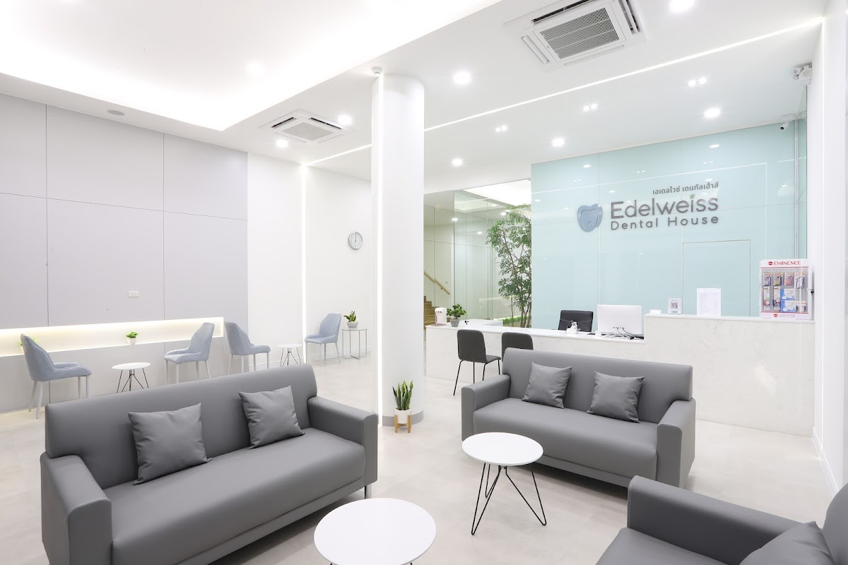Edelweiss Dental House Vibhavadi dental clinic in Bangkok