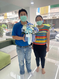 Chidlom Dental Clinic ชิดลม เดนทัล คลินิก รากฟันเทียม วีเนียร์ จัดฟัน invisalign