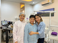 Smile Hub Dental Clinic | BTS อารีย์ | คลินิกเฉพาะทางจัดฟัน รากเทียม วีเนียร์ | จัดฟันรับรองมาตรฐาน ABO จากอเมริกา