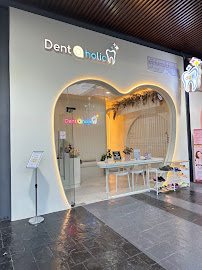DAH-Dentaholic Dental Clinic (คลินิกทันตกรรมเด๊นท์อะฮอลิค)