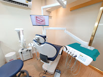 Dr. Prae Dental Clinic คลินิกทันตกรรมด็อกเตอร์แพร ทำฟัน-จัดฟัน Invisalign-รากเทียม-Veneer BTS Siam (สยาม)