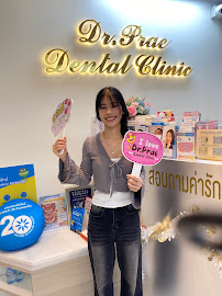 Dr. Prae Dental Clinic คลินิกทันตกรรมด็อกเตอร์แพร ทำฟัน-จัดฟัน Invisalign-รากเทียม-Veneer BTS Siam (สยาม)