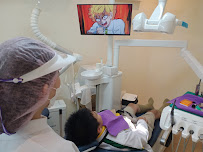 Dr. Prae Dental Clinic คลินิกทันตกรรมด็อกเตอร์แพร ทำฟัน-จัดฟัน Invisalign-รากเทียม-Veneer BTS Siam (สยาม)
