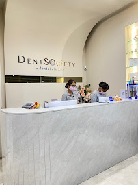 DentSociety Dental Clinic คลินิกทันตกรรมเด้นท์โซไซตี้ ทองหล่อ- ทำฟัน จัดฟันใส Invisalign รากฟันเทียม วีเนียร์ Marché Thonglor