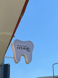 Crystal Dental Clinic (Samyan-Chula) คลินิกทันตกรรมคริสตัล (สามย่าน-จุฬา)