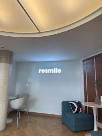 Resmile Dental Thonglor คลินิกจัดฟันใสเฉพาะทาง