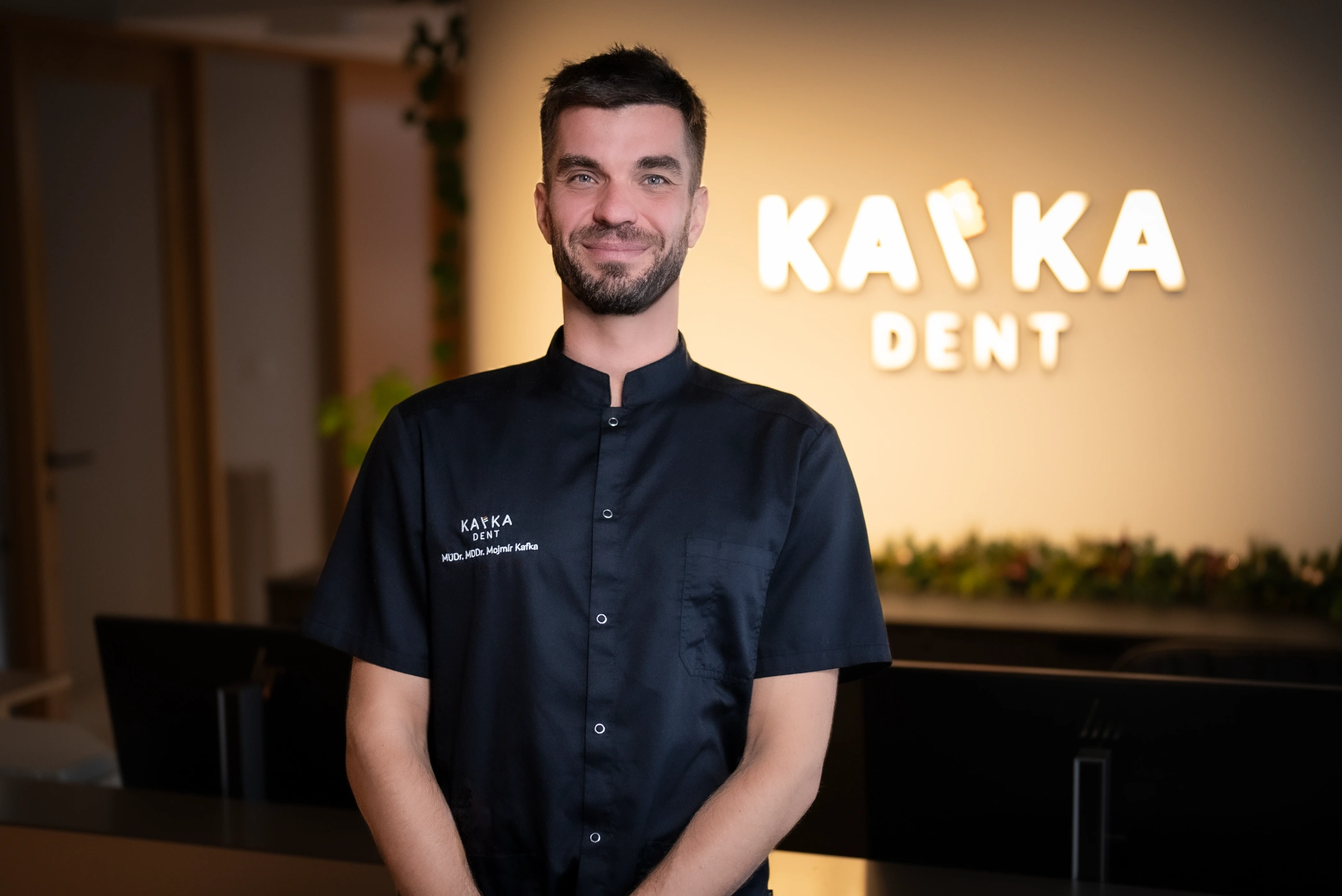 Specialist Dentist Mojmír Kafka - Aesthetic dentistry, implantology, dental surgery