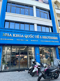 NHA KHOA QUỐC TẾ 5BROTHERS | Trồng Răng Implant Uy Tín Sài Gòn | Răng Sứ Uy Tín Sài Gòn