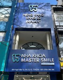 Nha Khoa Master Smile ✅ Thạc sĩ Bác sĩ Niềng Răng Uy tín | Trồng răng Implant Bọc răng sứ Dán răng sứ Nha khoa Uy tín Quận 10
