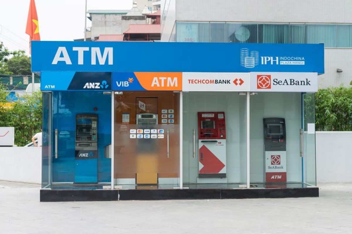 ATMs in Vietnam: Locations, Fees, Limits & Tips for Travellers & Dental Tourists (2026)