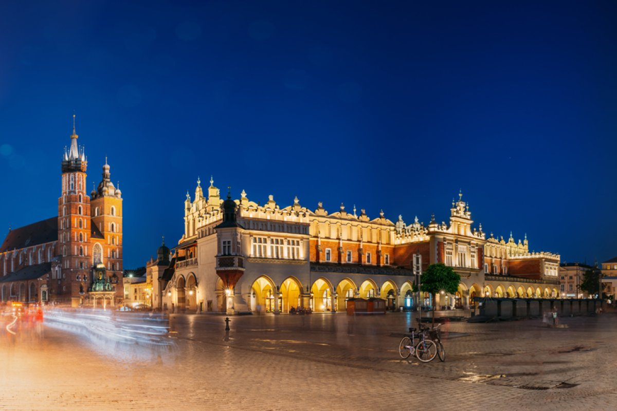 Dental Tourism from Ireland to Krakow: Why Irish Patients Save 70% on Implants (2026)